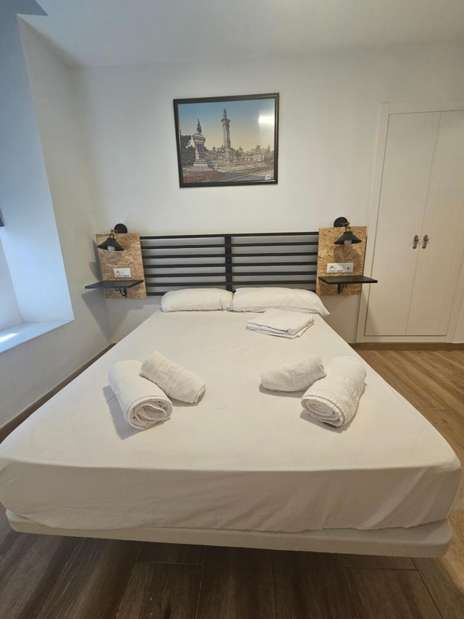 Apartamentos Plaza Santo Domingo Cádiz Exterior foto
